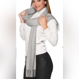 100% baby alpaca scarf color LIGHT GREY/SILVER